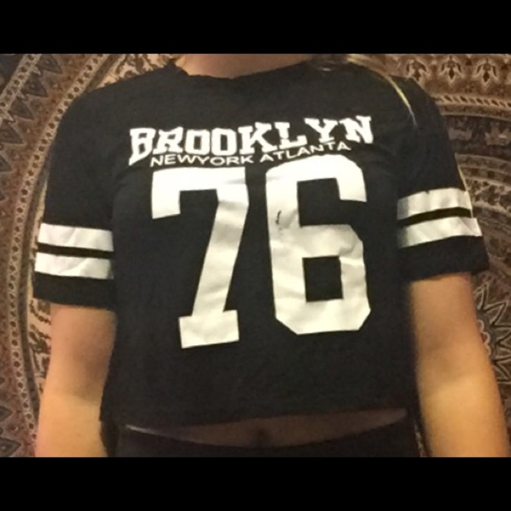 Crop top - Picture 3 of 3